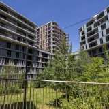 Selon une nouvelle étude, la commune de Vernier (GE) présente un gros potentiel inexploité pour densifier le bâti : en photo, le quartier de l'Etang. (archives) KEYSTONE/MARTIAL TREZZINI